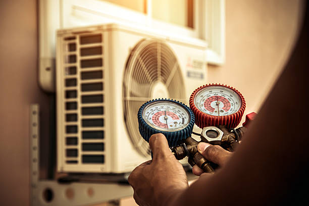 Professional Hvac technician working in North Star, OH